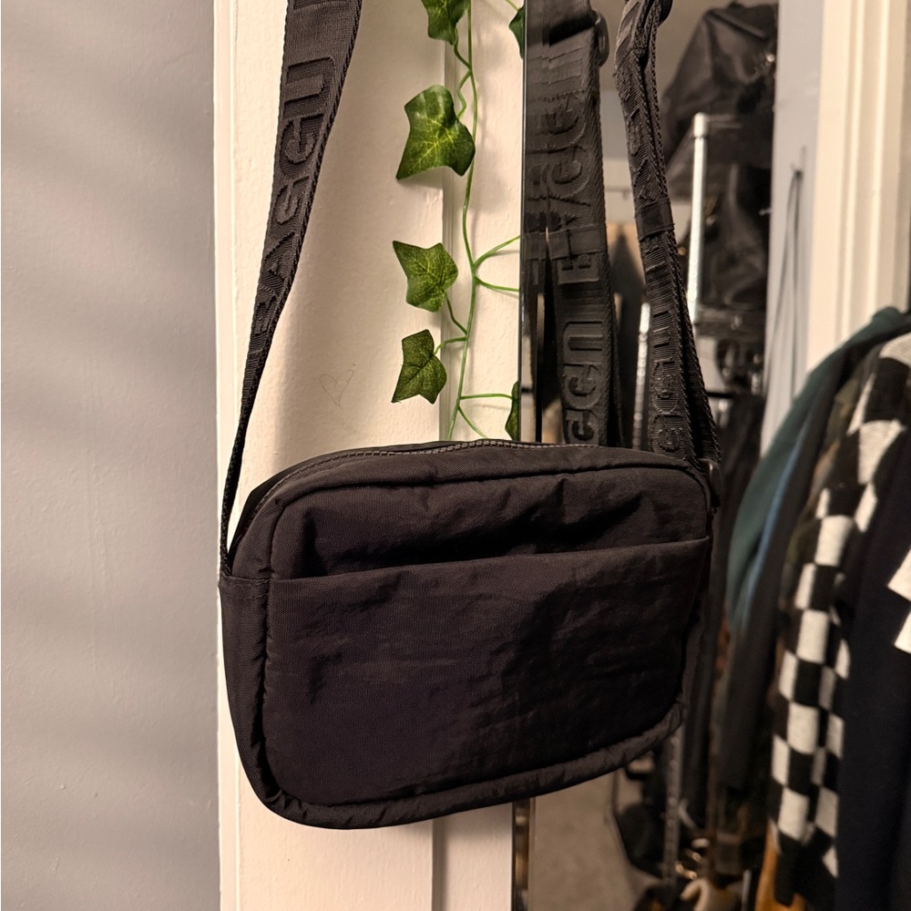 baggu camera crossbody bag
